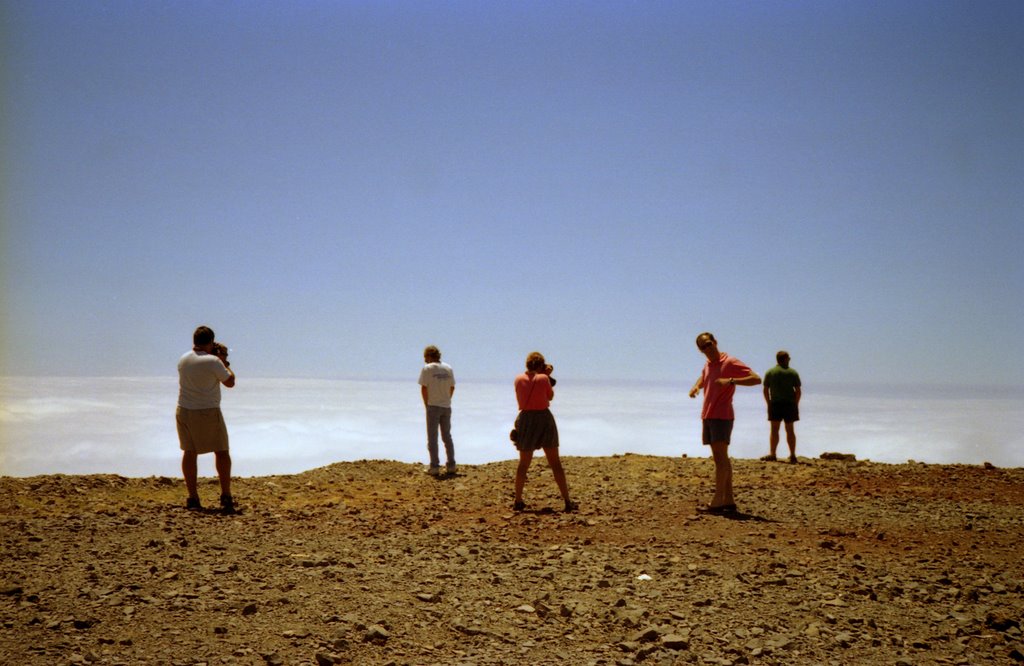 Cloudwalk on Pico de Areeiro by ErminioOttone