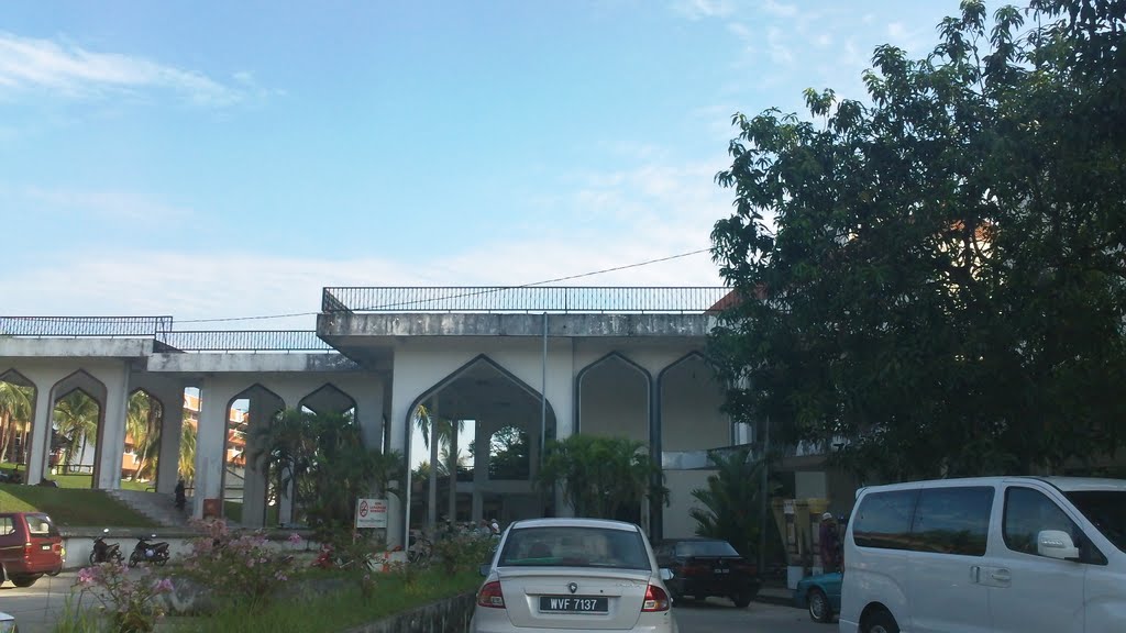 Parking Masjid Sri Petaling by asanov