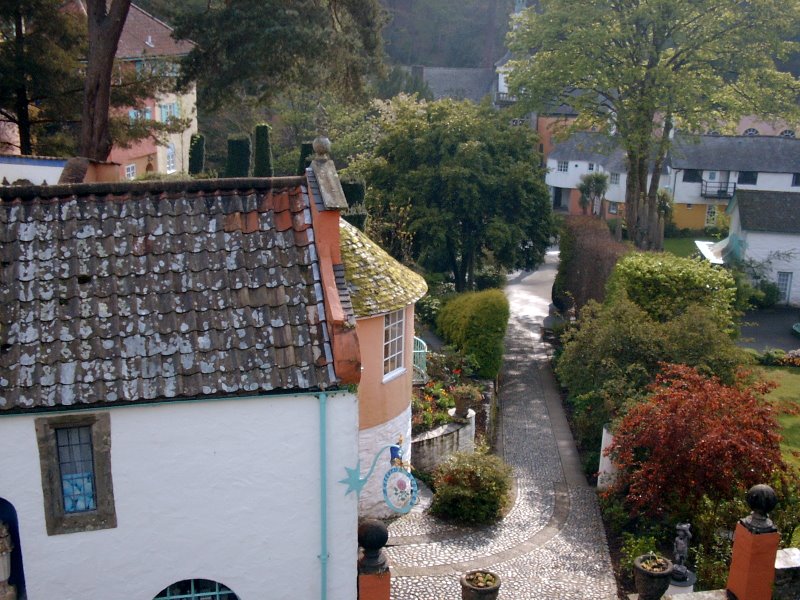 2003.04.24 - view southwest at Portmeirion by Alwyn Rh Joyce