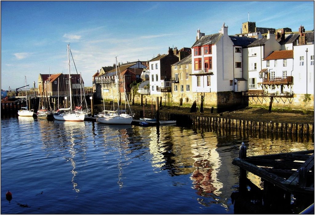 WHITBY (Yorkshire) Sandgate from Bridge Street by Michel CHANAUD