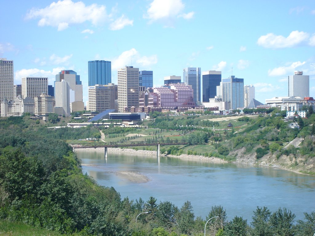 Edmonton Downtown Skyline by tflashtod