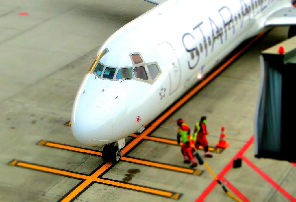 Zrh 24.8.2011 tiltshift by bruno lauper