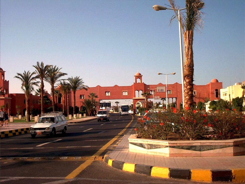 Hurghada, Hauptstrasse ( F.Frentrop ) by Friedel Frentrop