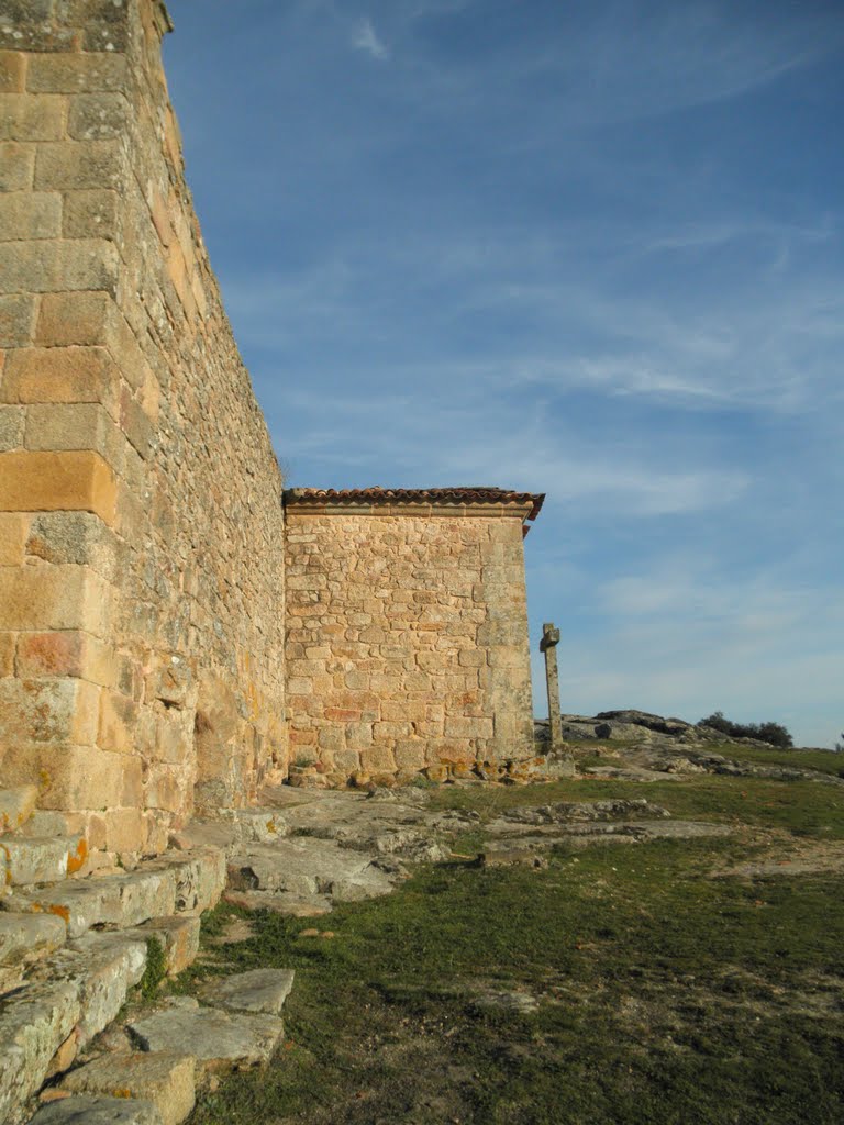 Ruinas da igreja by Luis Fernandes