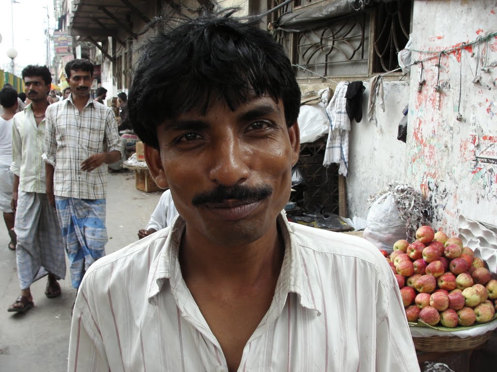 Friendly face in Kolkata by Derek Emson