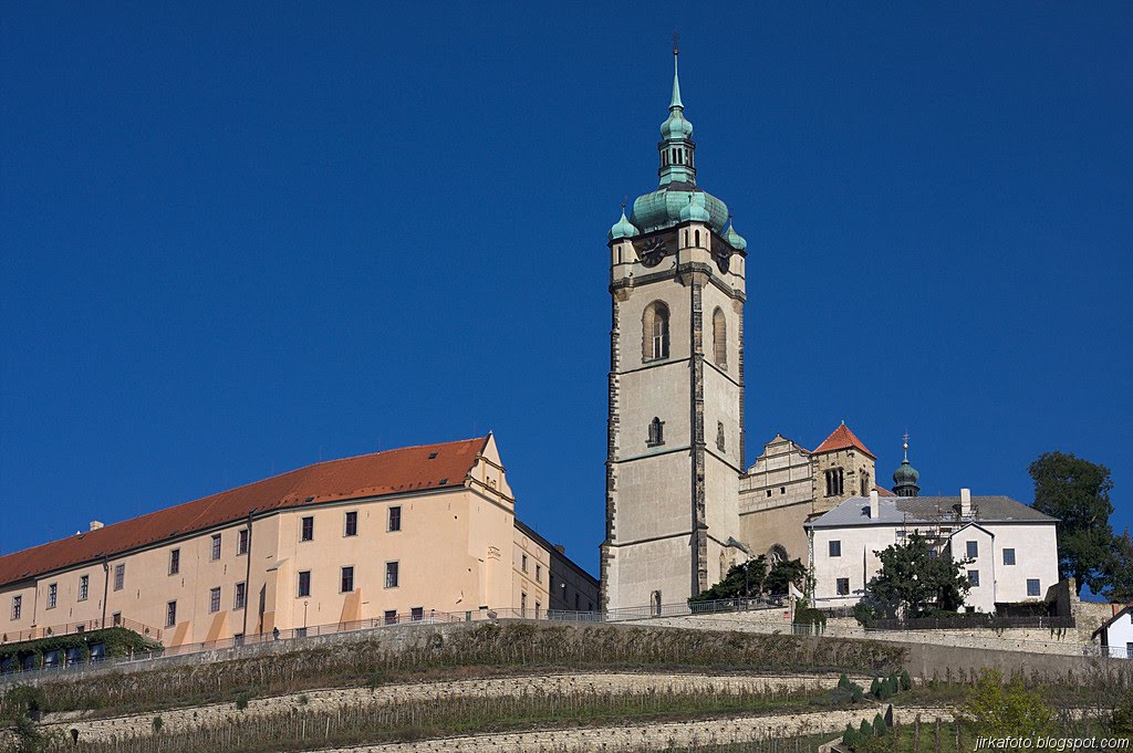 Mělnický zámek, kostelní věž a Stará škola by Jirka Lafek