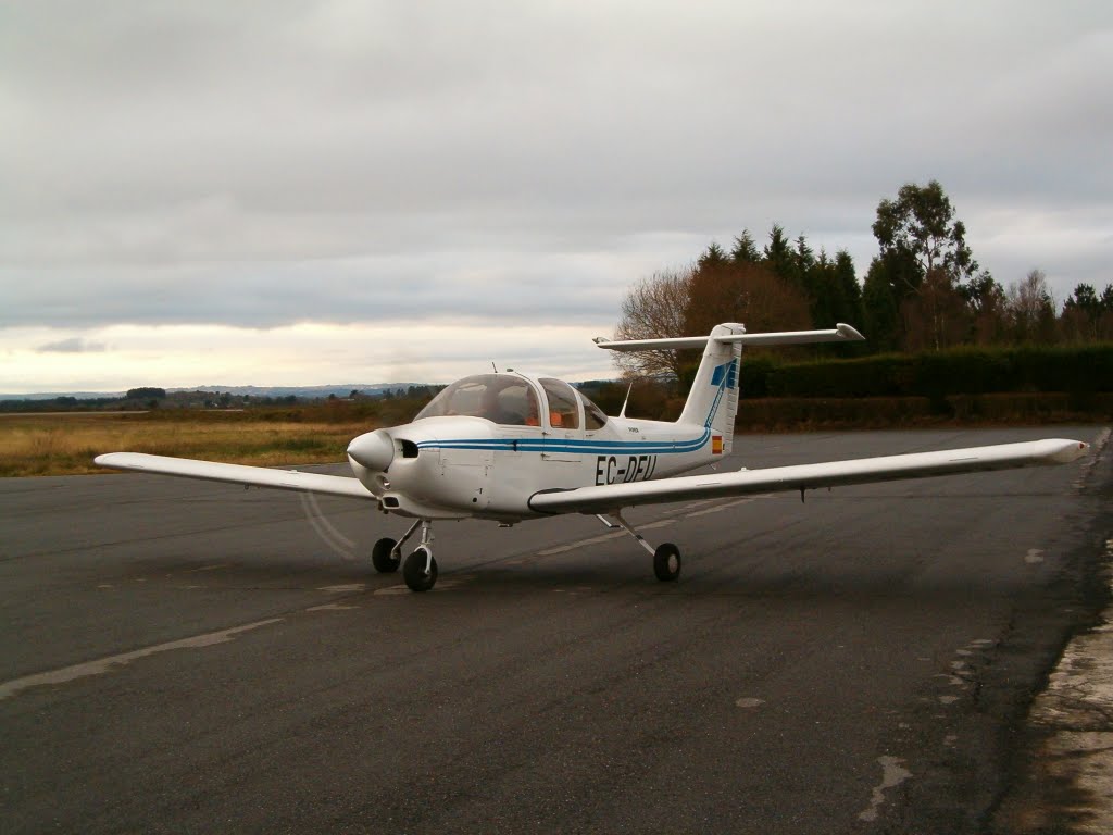 Piper PA-38 EC-DFU by Fernando López-Azcár…