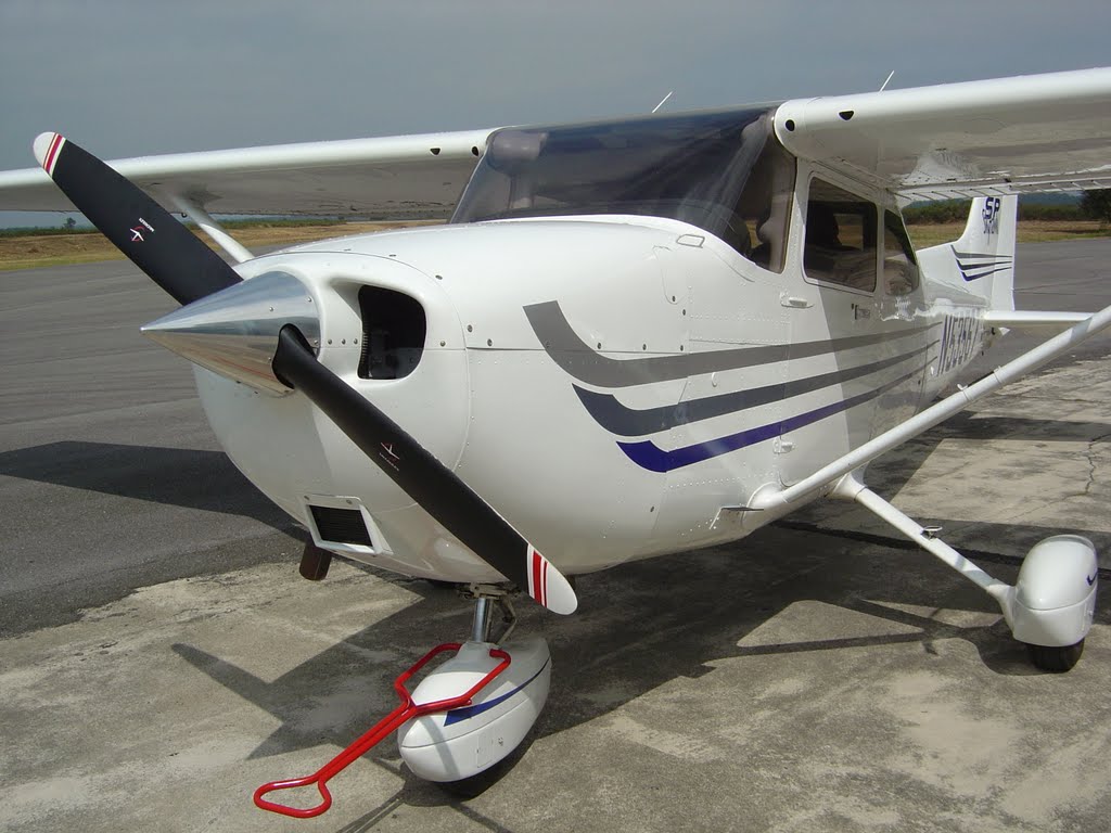 Cessna 172 SP Skyhawk by Fernando López-Azcár…