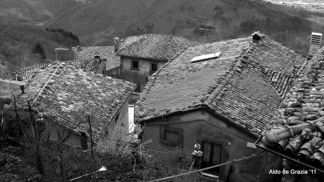 Garfagnana - Sillico - Il Borgo by Aldo de Grazia