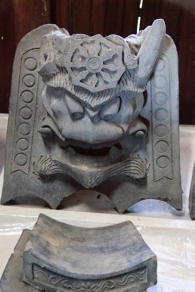 Onigawara,a ridge-end tile with a devil's head by Yuichi Azuma