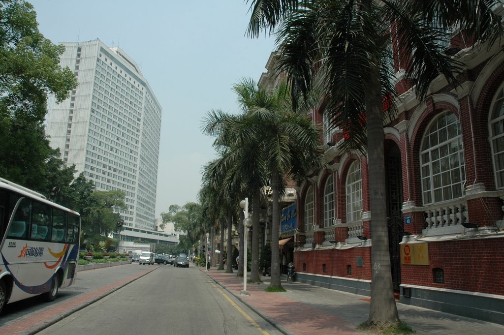 Liwan, Guangzhou, Guangdong, China by Ernesto De Luca