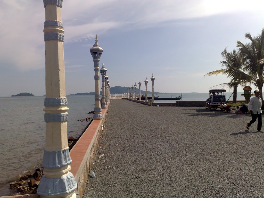 ផែទៅកាន់កោះទន្យាយ(Port to Rabit Island) by អាន យ៉ុន-An Yon