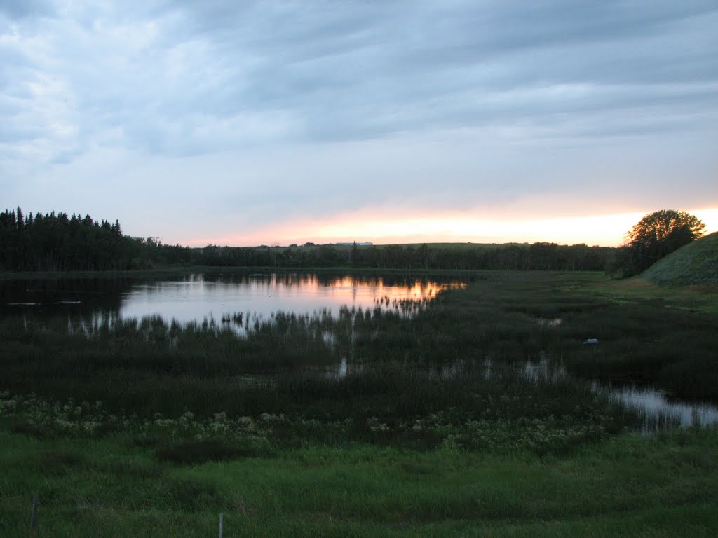 Lacombe Sunset by Amandyg