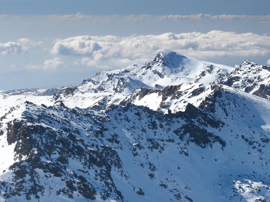 Pico del Caballo desde Pico Veleta by Ignacio Diaz Triviño