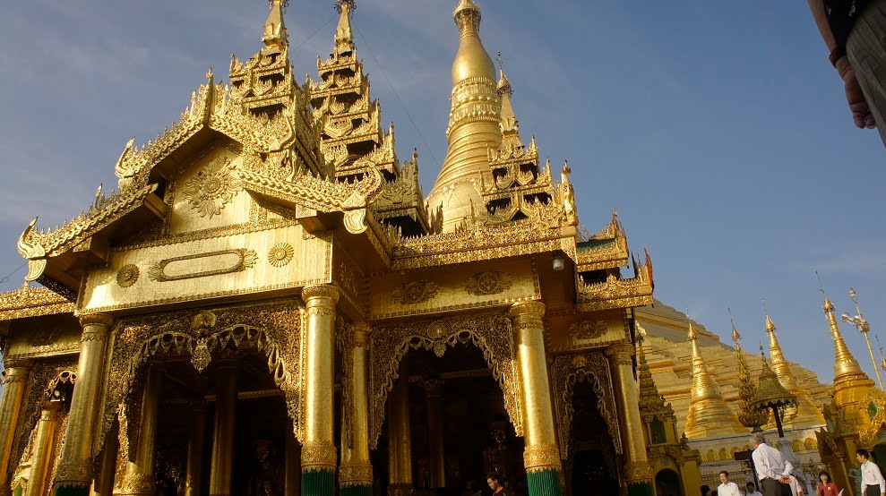 Shwe Dagon, Rangoon by Paul HART