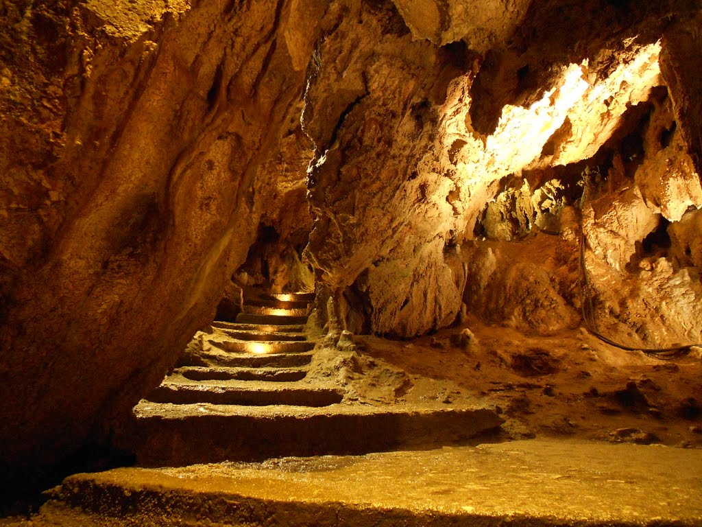 Grotte zinzulusa vista interna. (marina di castro, lecce, agosto 2011) by giuseppe cama