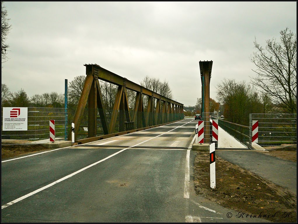 {©RH Dezember2011} Die Behelfsbrücke ist am 1.12.2011 für den Verkehr freigegeben worden 01 by Reinhard H