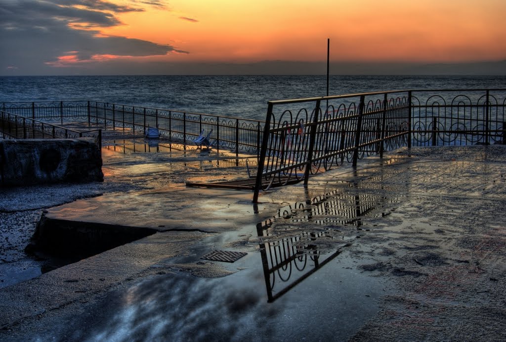 Riflesso in tramonto by Roberto Zanleone