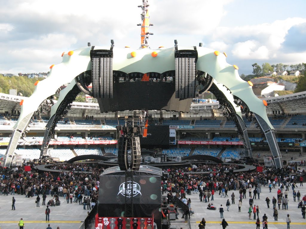 Esperando concierto U2 Estadio Anoeta 080 by Francisco Javier (mo…