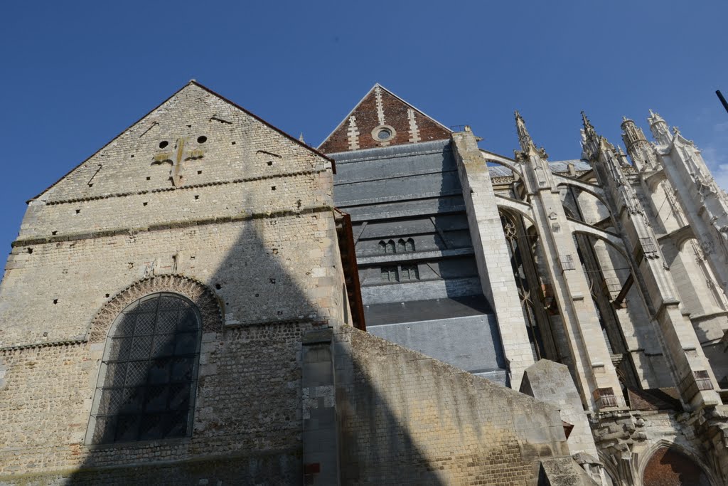 Beauvais_Basse Oeuvre et Cathédrale St-Pierre_sept2011 by JmD