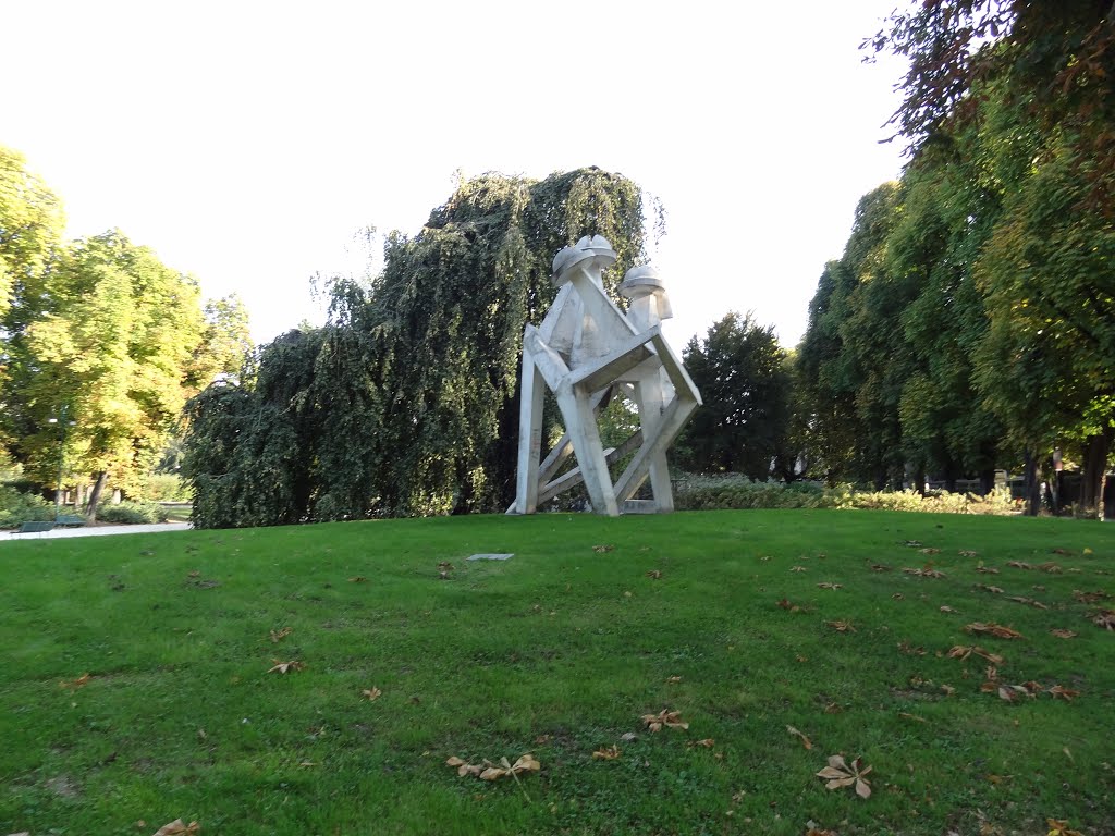 Sculpture Chiosco created by Giorgio Amelio Roccamonte in Parco Sempione by Willem Nabuurs