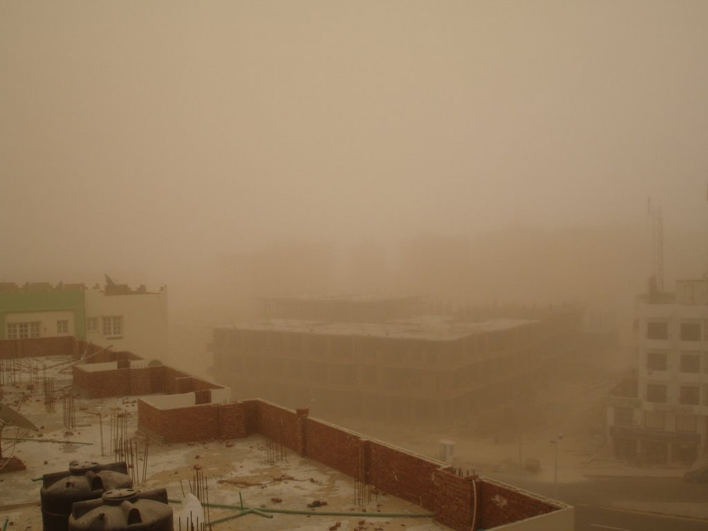 Dusty storm in Hurghada by Alexpiter