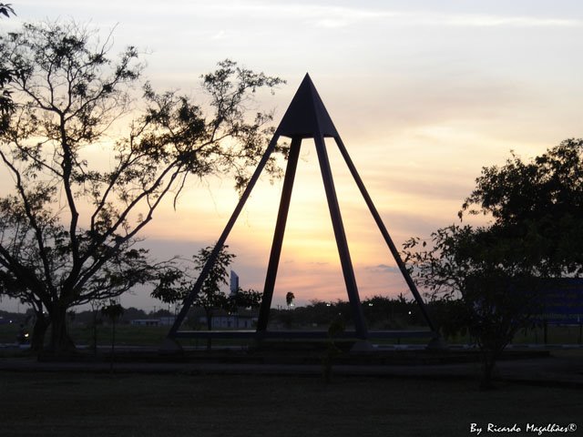 Praça da Pirâmide(RR) - Roraima, Brasil by Ricardo Magalhães