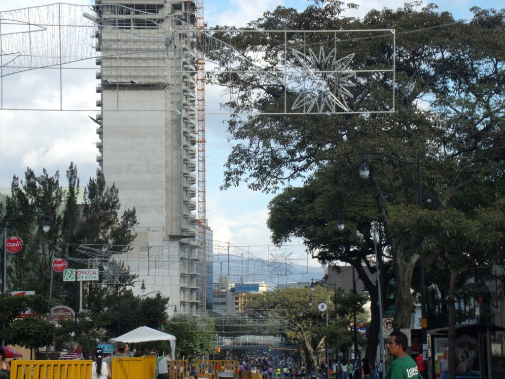 La Navidad en construcción by LUIS PALMA