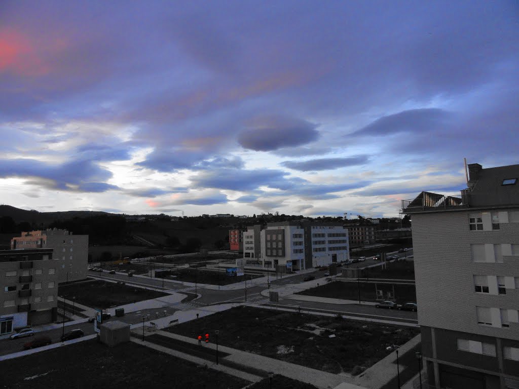 AMANECER EN EL BARRIO by chusgijon