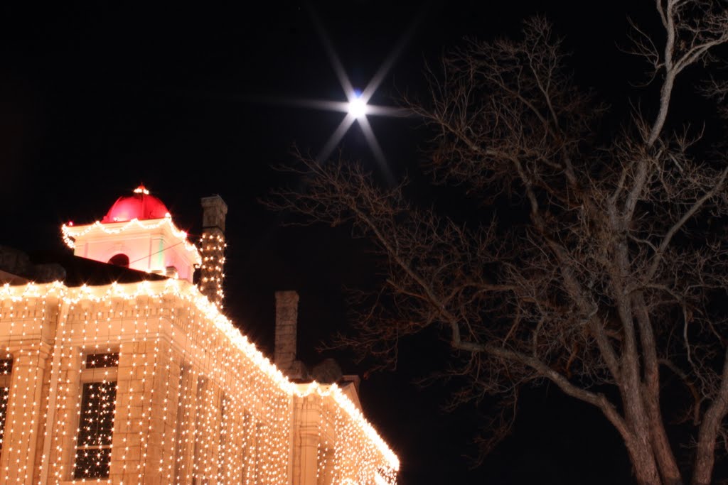 Solstice Moon - December 20, 2010 by rarobbins3365