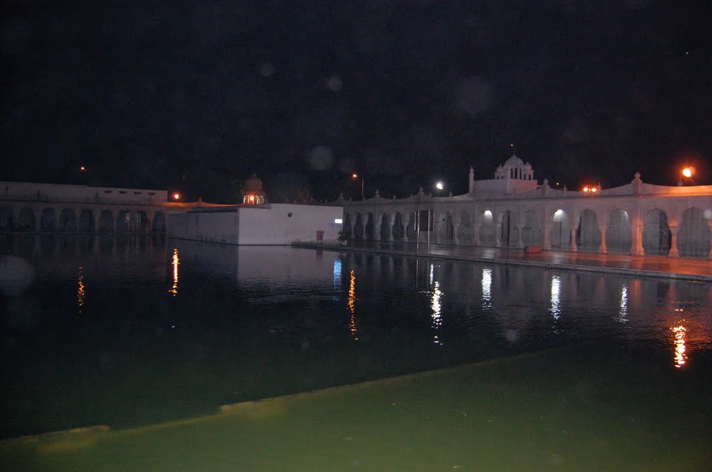 DPAK MALHOTRA, Sarover, Bangla Sahib Gurudwara, New Delhi, NH8, Bharat by D B MALHOTRA