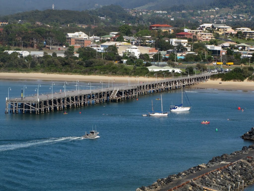 The old jetty, Coffs Harbour by Al Sweet