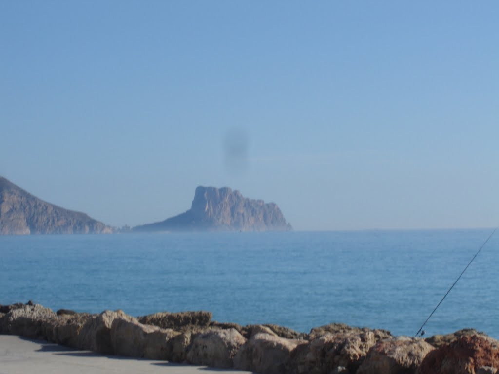 Altea - Peñón de Ifach desde la escollera del Paseo Marítimo by A Salvador