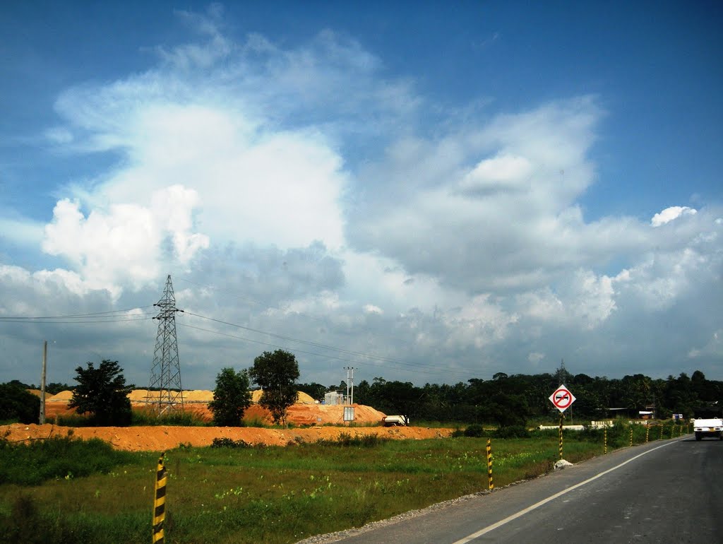 Athurugiriya,Sri Lanka by Saman Jayawardene