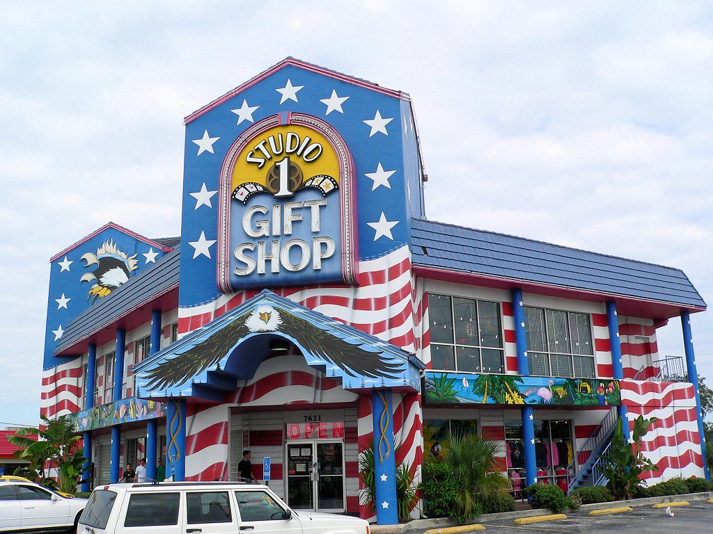 USA: Florida - Orlando, giftshops by Yory