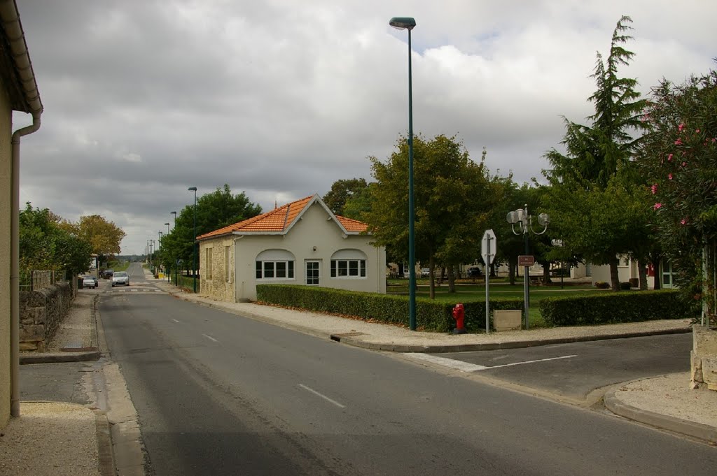 Salle de réunion by Jean-Paul Dominique BERTIN