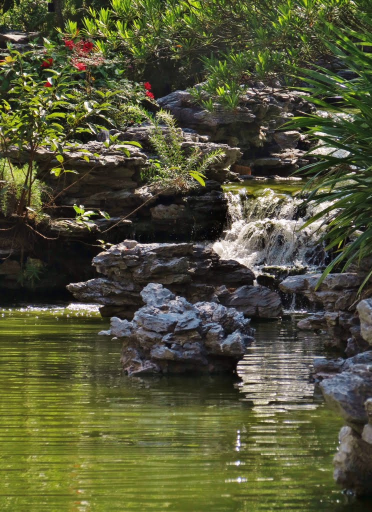 Lingnan Garden at Lai Chi Kok Park 荔枝角公園 嶺南之風 by Peter F C Mok