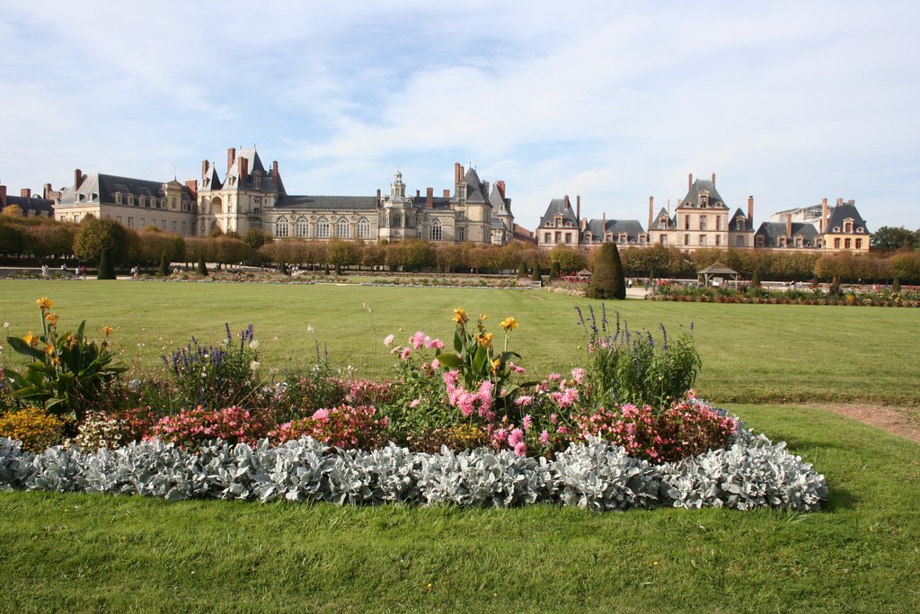 Fontainebleau - Le jardin à la française by Alain libouban