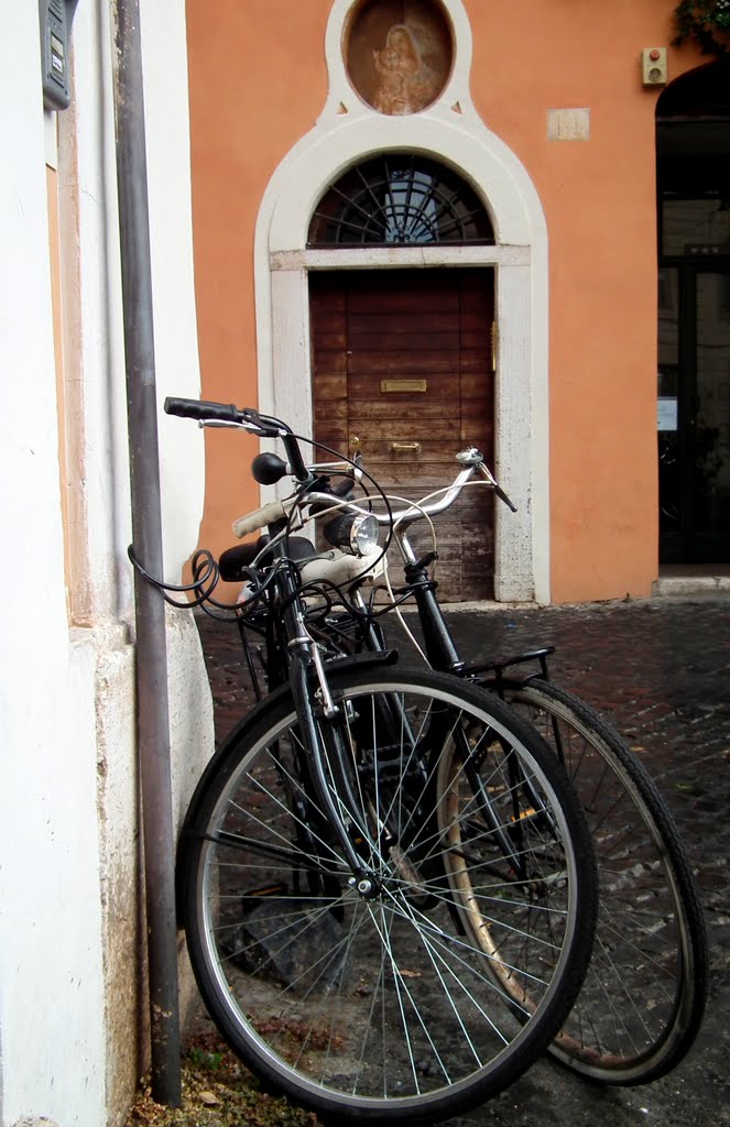 Biciclette inTrastevere by paradisi.renzo