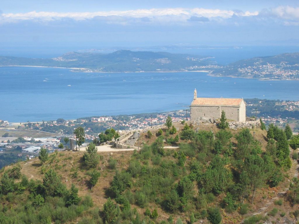 Monte Alba y Ría de Vigo (Pontevedra) by La Casa del Chiflón (Bulnes)