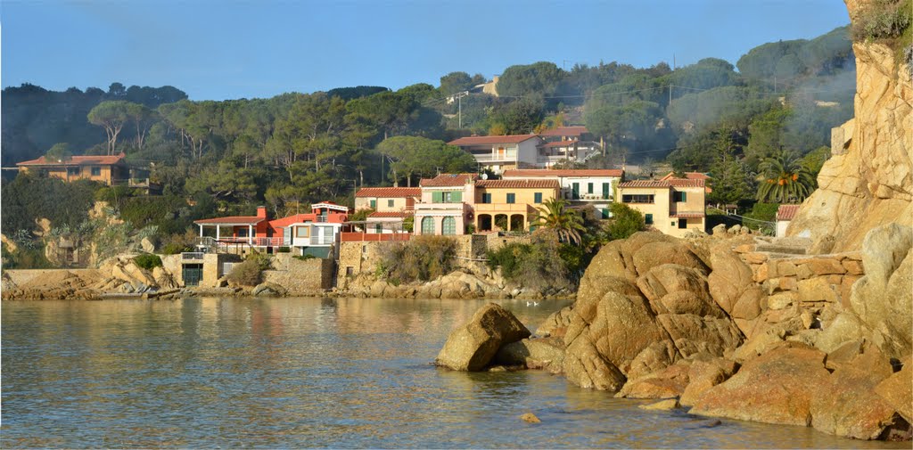 2011, Isola d'Elba, tra la Biodola e Scaglieri by Giovanni Mirgovi