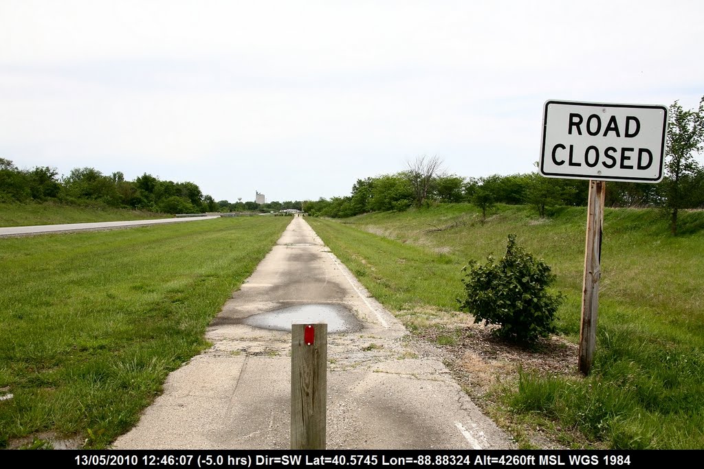 Route 66 - Illinois - Towanda - Old track of Road 66 by Pierre Marc