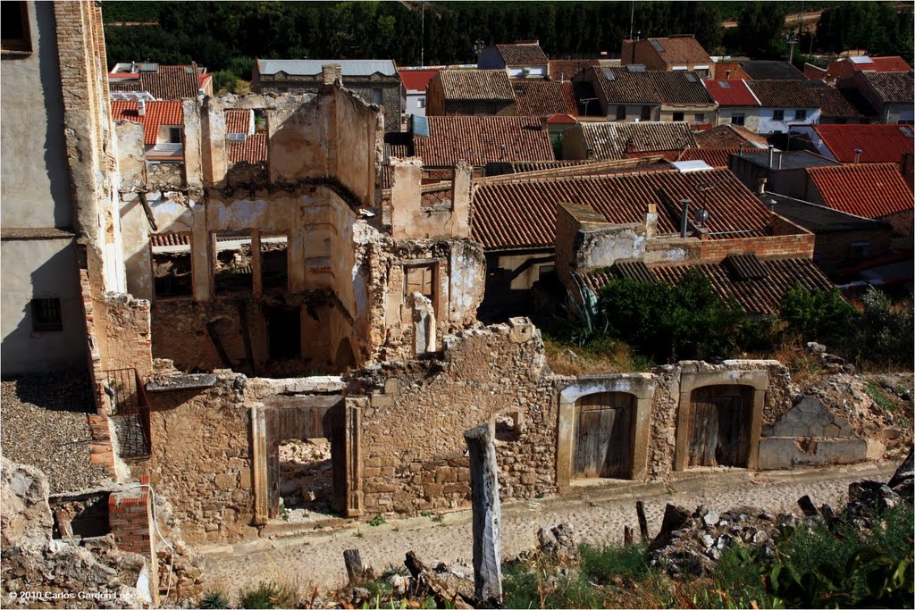 Corbera d'Ebre. Poble Vell by Carlos Gardón López