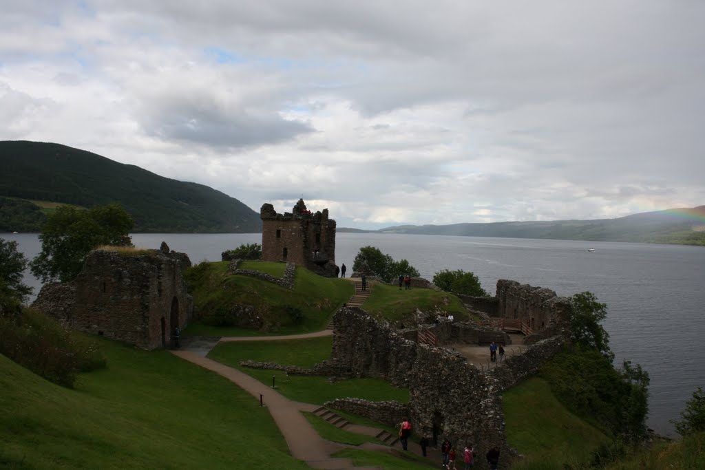 Urquhart Castle (Loch Ness) by eva2209