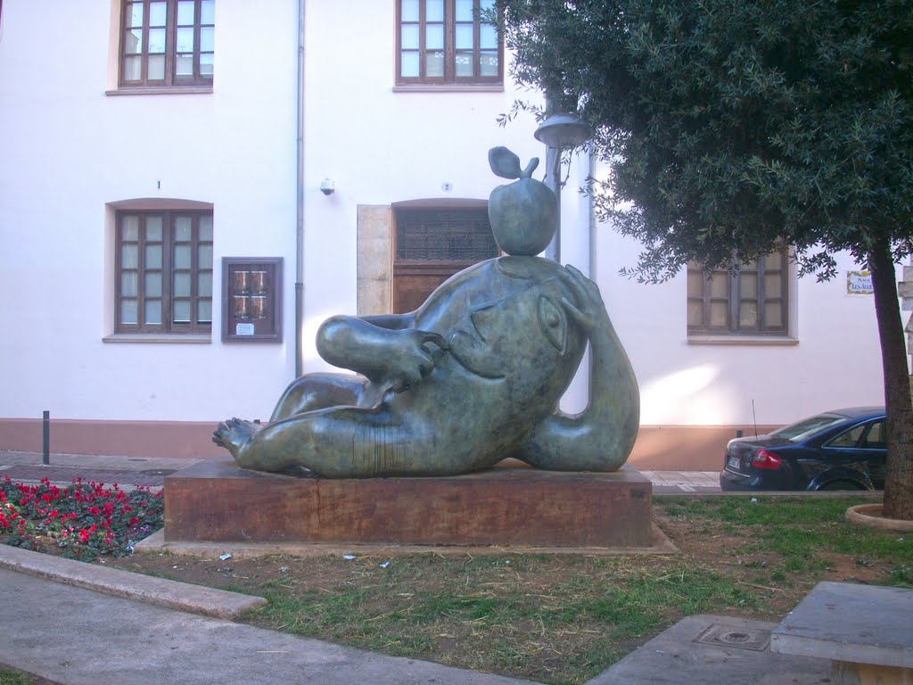 "Tumbada" de J. Ripollés-Plaza de Las Aulas-Castellón de la Plana by TEODOR VESA