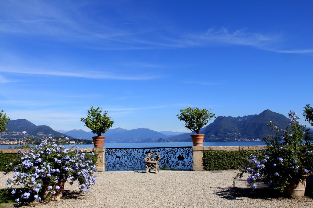 Blick auf den Lago Maggiore by Frank Kiefer