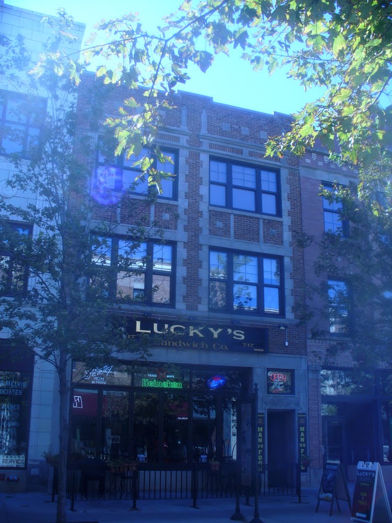 Lucky's - Business on Maxwell Street by Susan Satterthwaite