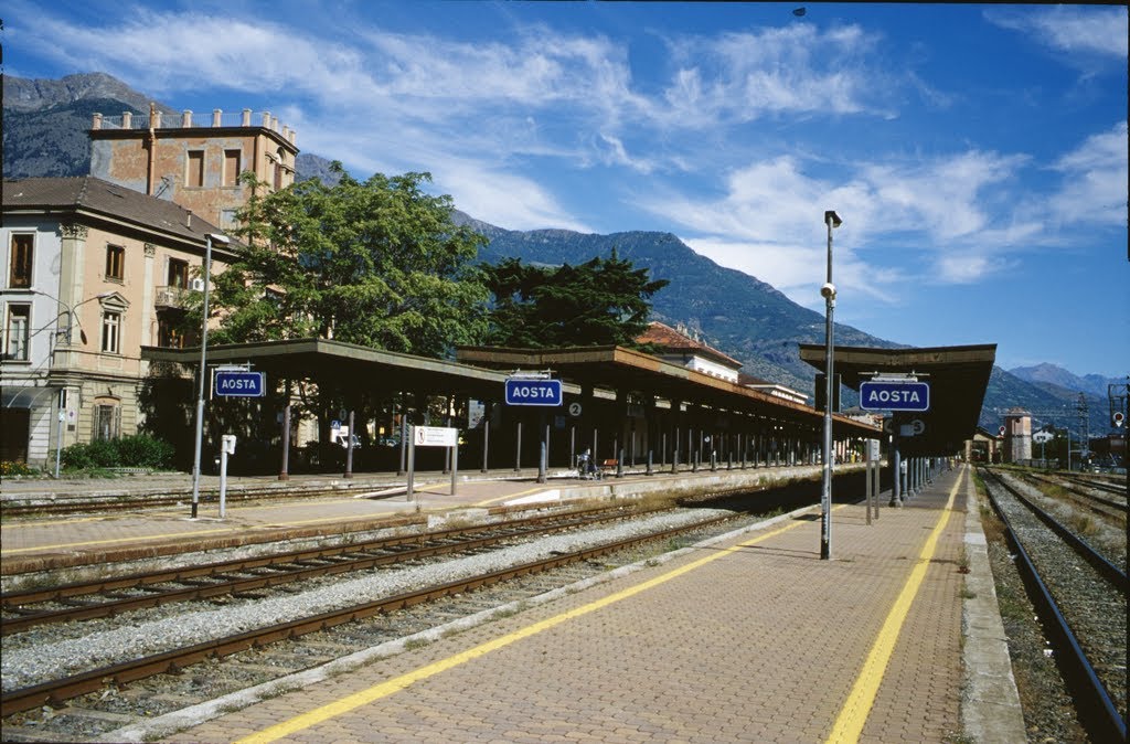 Bahnhof Aosta, Valle d'Aosta, Italien by orfalecchio