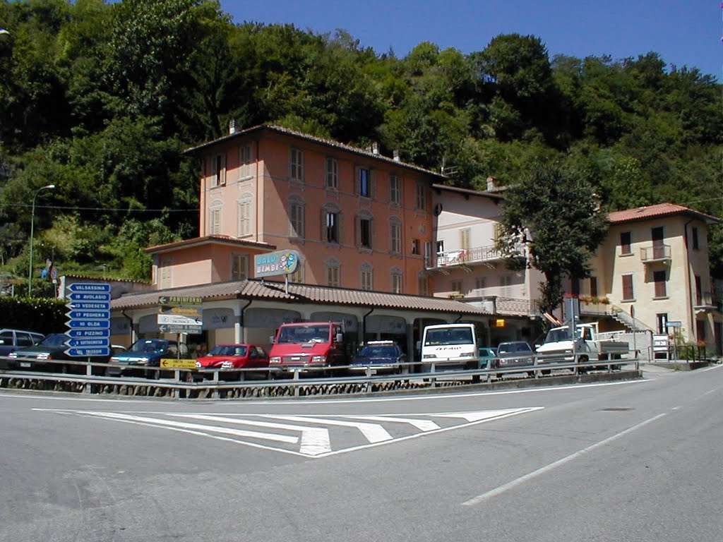 San Giovanni Bianco (BG) - incrocio per val Taleggio by Arlecchino