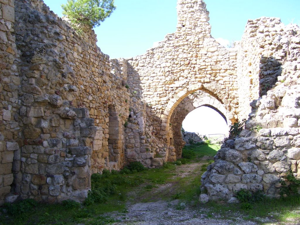 Rovine del Castello Eufemio by Francesco Spatafora